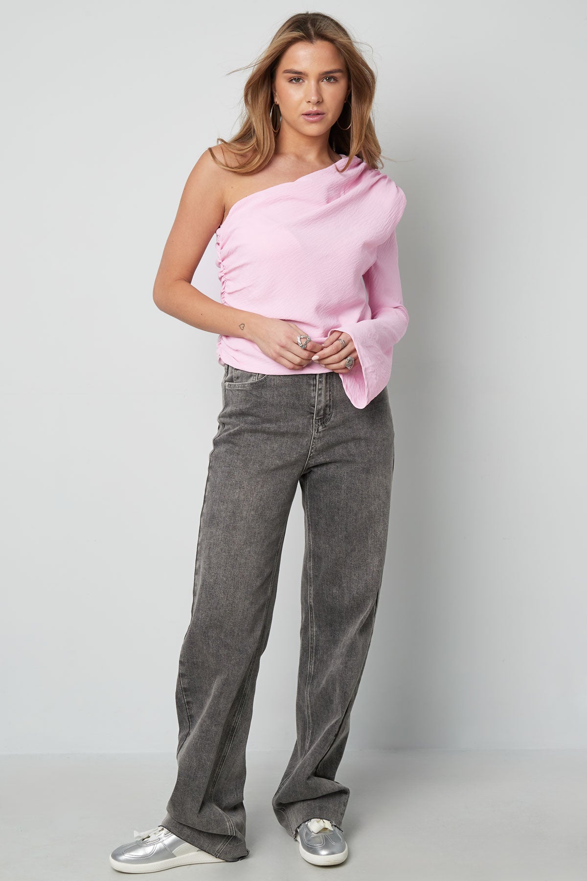 Polyester Vrouwen Een-schouder Lange Mouw Top Asymmetrisch Ontwerp